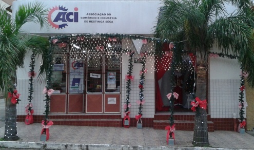 ACI - CDL fazem linda decoração em sua sede para o Natal.